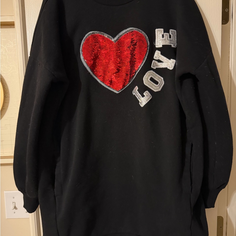 Judith March Sweatshirt Tunic with flip Red Heart sequins and Love Design